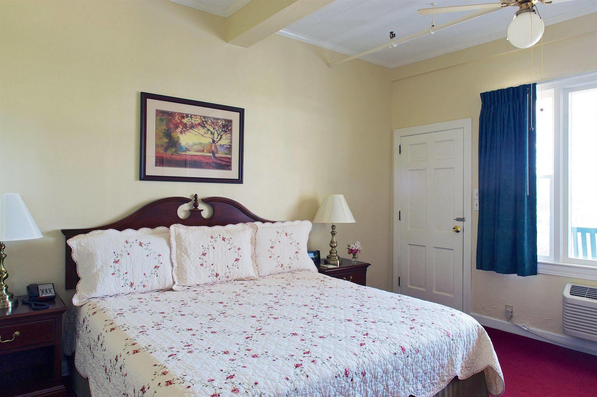 Green Park Inn Блоуинг-Рок Экстерьер фото