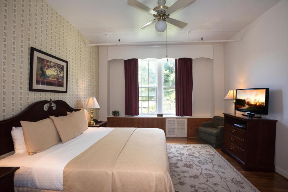 Green Park Inn Блоуинг-Рок Экстерьер фото